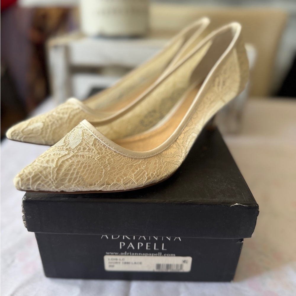 Adrianna Papell Women's Beige Lace Heels